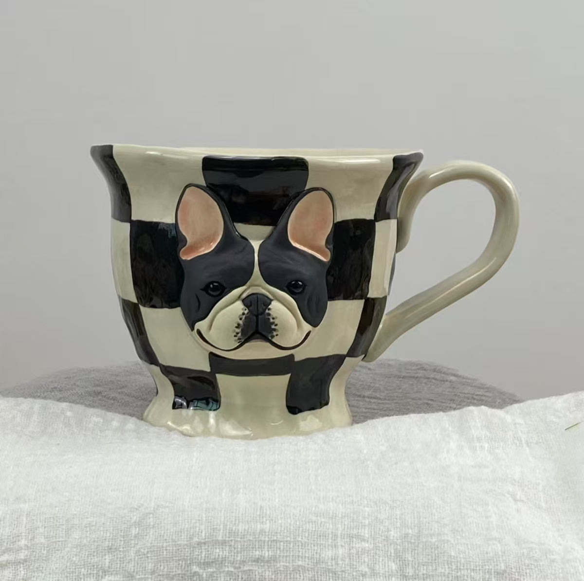 Black and White Café Companion